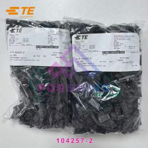 TE Connectivity 104257-2 AMPMODU MTE 3-position receptacle housing